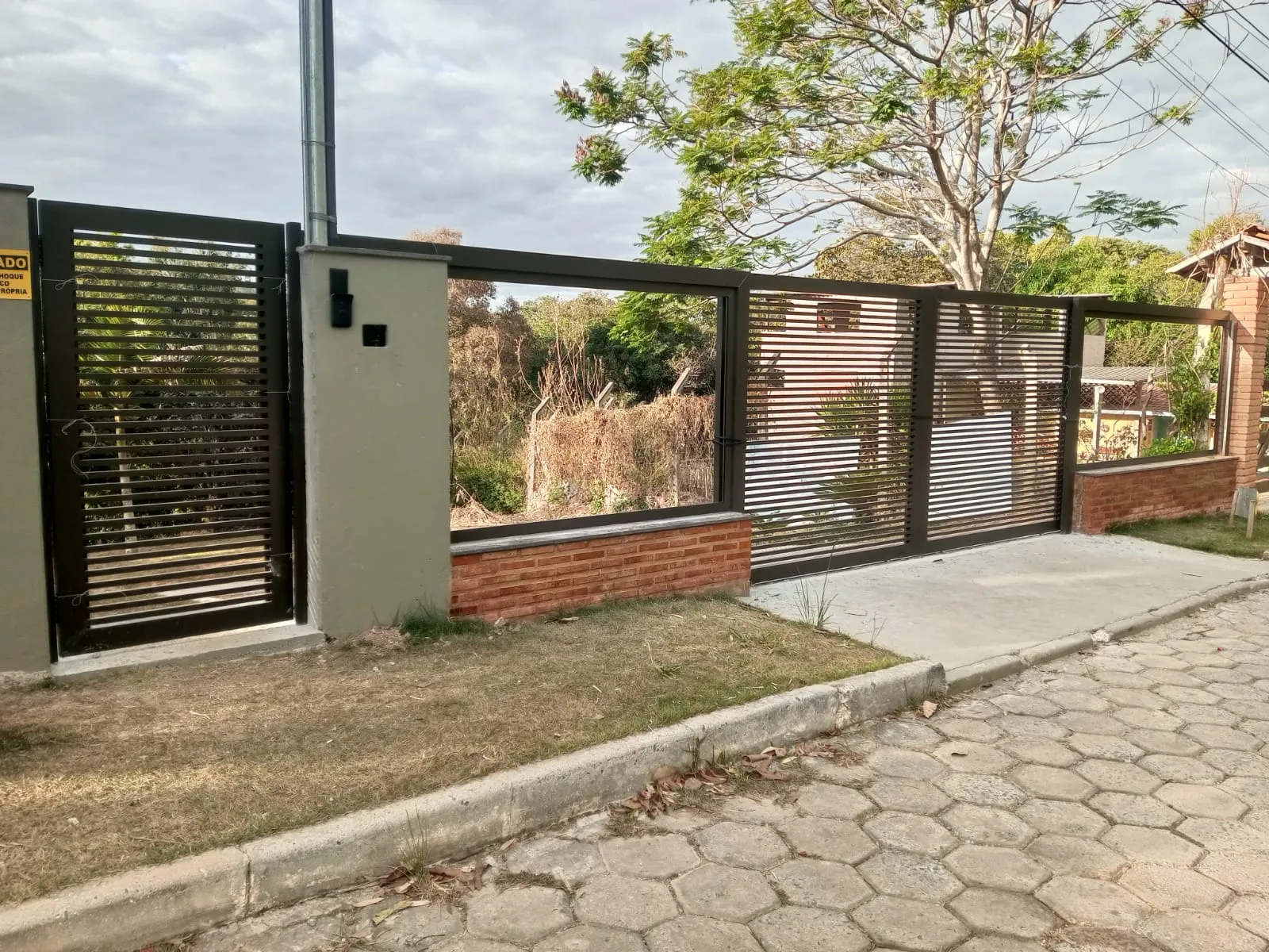 Portão de alumínio linha suprema